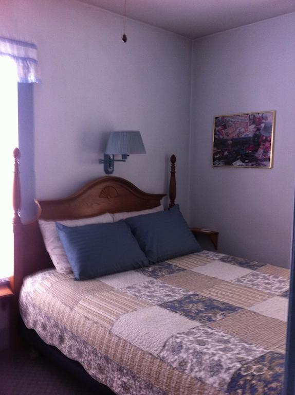 Pullman House Inn Portola Ruang foto