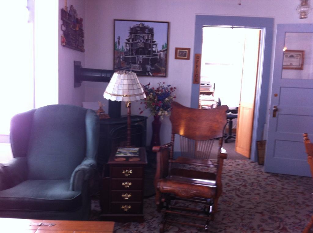 Pullman House Inn Portola Bagian luar foto