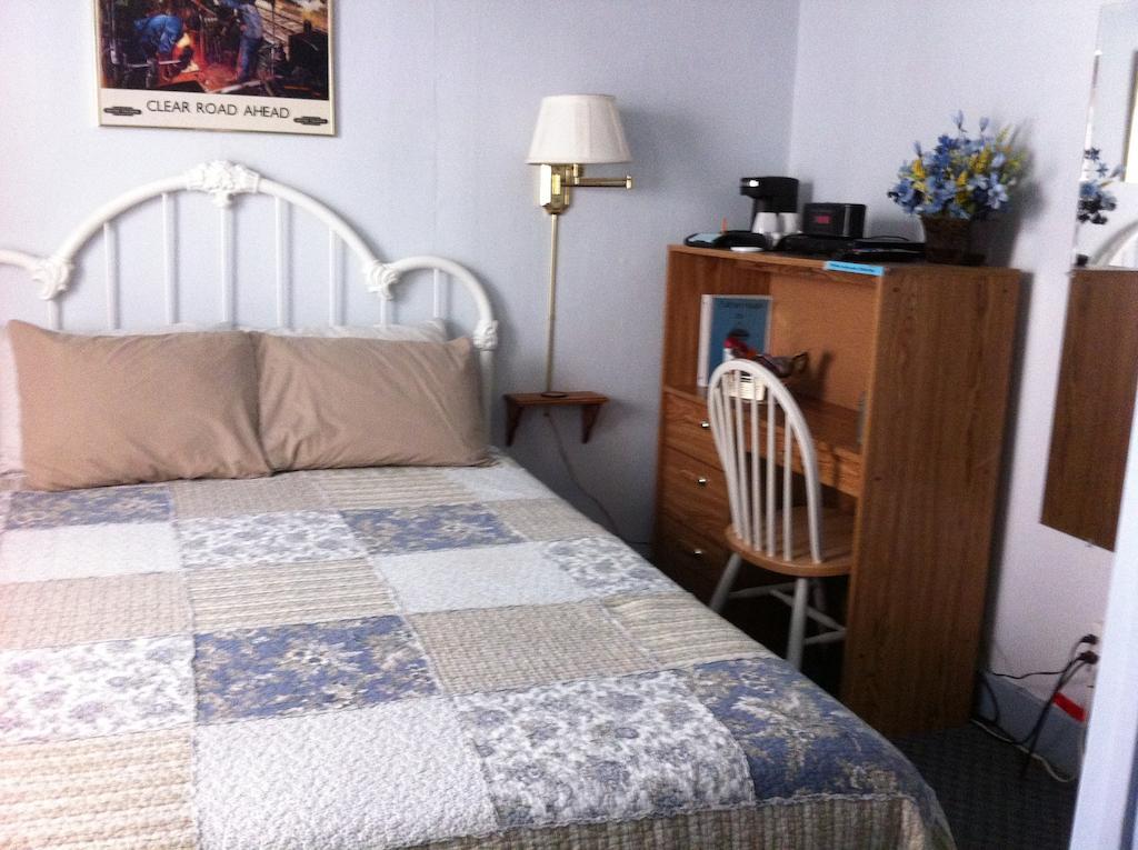 Pullman House Inn Portola Bagian luar foto