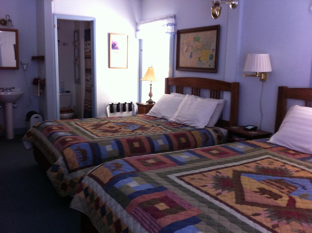 Pullman House Inn Portola Ruang foto